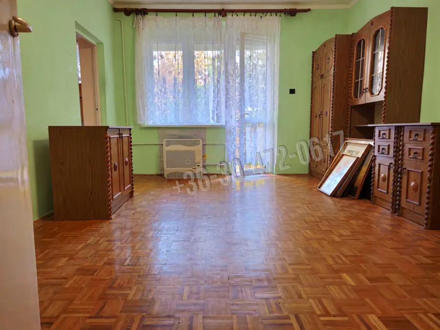 eladó panellakás, Eger